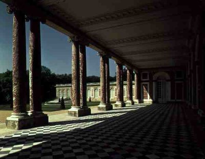大トリアノンの右翼側テラスの眺め、1725年頃（写真） 作： French School