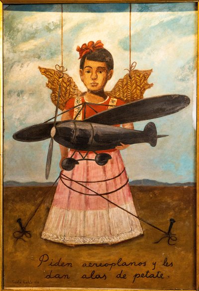 彼らは飛行機を要求し、藁でできた翼を与えられる。 作： Frida Kahlo