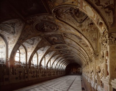 建築家・画家のフリードリッヒ・シュストリス（1540-1599）が設計した王宮の骨董品館の様子。1569-1586 ミュンヘン ドイツ 作： Friedrich Sustris