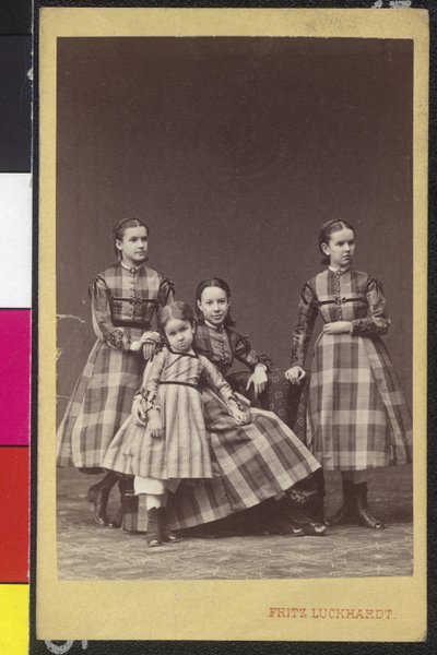 女子4人 作： Fritz Luckhardt