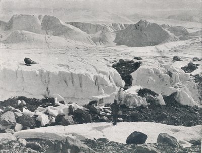 プリーストリー氷河の入り口にあるクレバスドアイス、c1911、1913 作： G. Murray Levick