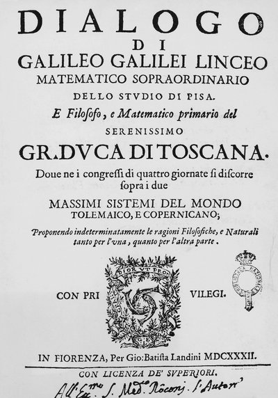 1632年にフィレンツェでジャン・バッティスタ・ランディーニによって出版されたガリレオ・ガリレイ（1564-1642）の「天動説とコペルニクス説という2つの主要な世界システムに関する対話」のタイトルページ。 作： Galileo Galilei