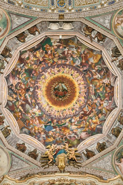 「音楽を演奏する天使の合唱団」として知られる聖母被昇天、トランセプトのドーム、1534年から（フレスコ画） 作： Gaudenzio Ferrari