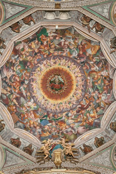「音楽を演奏する天使の合唱団」として知られる聖母被昇天、トランセプトのドーム、1534年から（フレスコ画） 作： Gaudenzio Ferrari