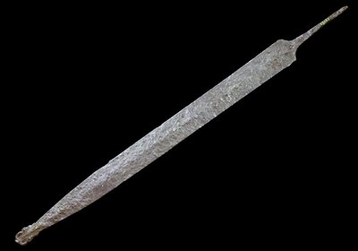 ガリアの芸術：鉄の槍、鉄器時代（紀元前400年）。サン・ジェルマン・アン・レイの古代博物館。 作： Gaulish