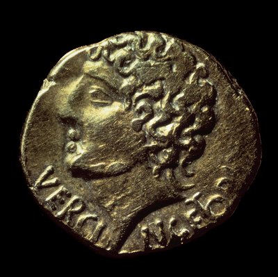ガリアの金製スタテール（Arvernes）には、紀元前52年に排出されたVercingetorix（紀元前72〜46年）の肖像が描かれています。パリ、B.N. 作： Gaulish Gaulish