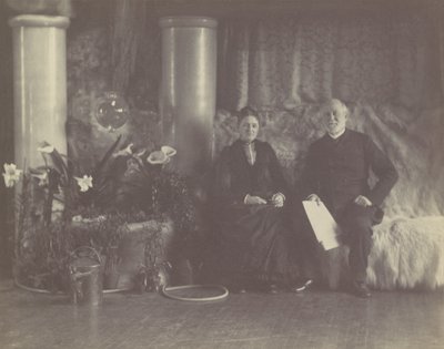 ルイス C. ティファニーのスタジオでのチャールズ L. ティファニー夫妻。 1890年。 作： George Collins Cox