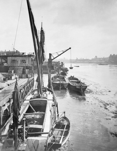 ボクスホール橋、ロンドンからランベス宮殿に向かうアルバート堤防 作： George Davison Reid