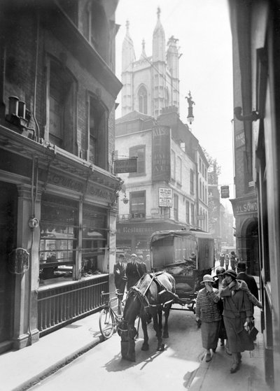 南を望むボウレーン、ロンドン市、1930年頃 作： George Davison Reid