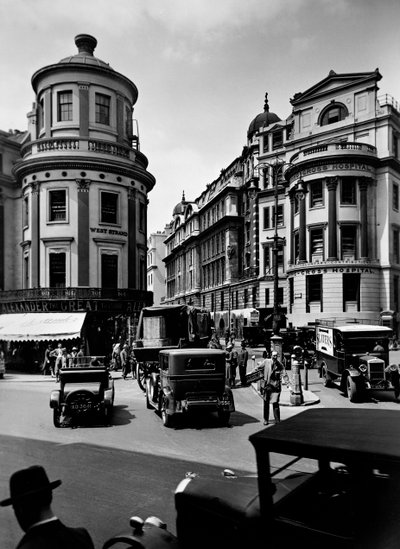 チャリング クロス病院、ウェストミンスター市、ロンドン 作： George Davison Reid