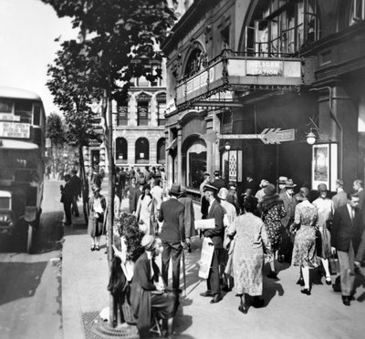 ホルボーン駅、ロンドン、1920 年代 作： George Davison Reid