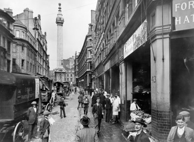 モニュメント ストリートとモニュメント、シティ オブ ロンドン、1933 年以前 作： George Davison Reid