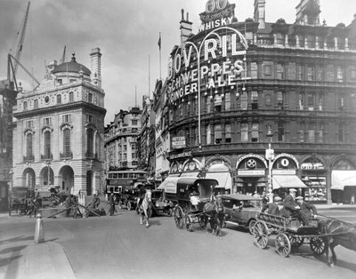 ピカデリー サーカス、ウェストミン スター市、ロンドン、20 世紀初頭。 作： George Davison Reid