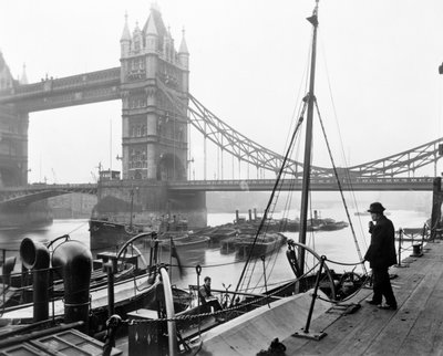 タワー ブリッジ、ステップニー、タワー ハムレッツ、ロンドン 作： George Davison Reid