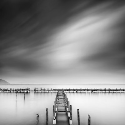  作： George Digalakis