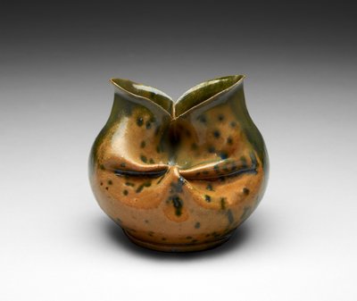 無題、c。 1900年（陶器） 作： George E. Ohr