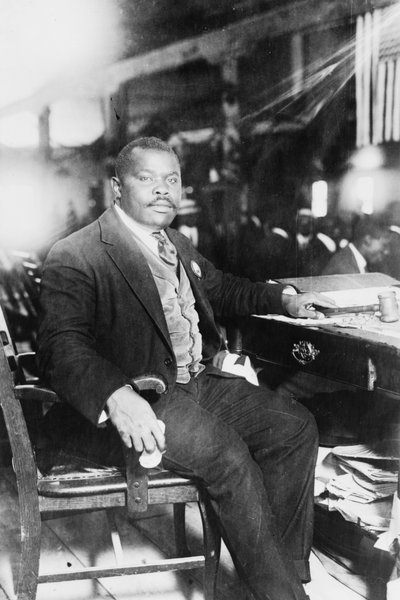 マーカス・ガーベイ (1887-1940)、汎アフリカ主義者でジャマイカの国民的英雄 作： George Grantham   Bain News Service Bain