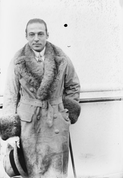 ルドルフバレンチノ、1925年頃 作： George Grantham Bain