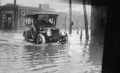 水浸しのクリーブランド 作： George Grantham   Bain News Service Bain