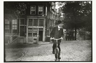 アムステルダムのカイザースグラハトのサイクリスト 作： George Hendrik Breitner