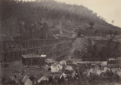 1860 年代、ホワイトサイド No. 1 のラクーン山脈を通過します。 作： George N. Barnard