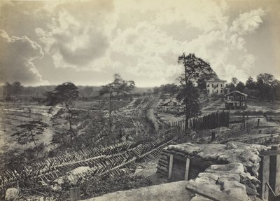 ジョージア州アトランタの前にある反乱軍の作品、No. 1、1864。 作： George N. Barnard