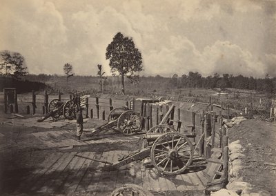 1860 年代、ジョージア州アトランタの前で働く反乱軍第 2 号。 作： George N. Barnard