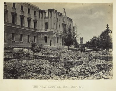 新国会議事堂、コロンビア、サウスカロライナ州、1865 年。 作： George N. Barnard