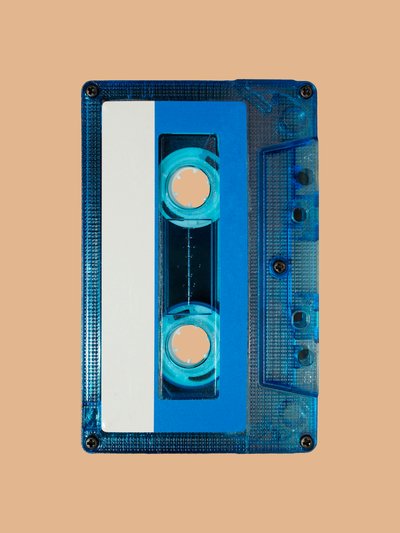 ネオンCテープ、2024（キャンバスにアクリル） 作： George Rosaly