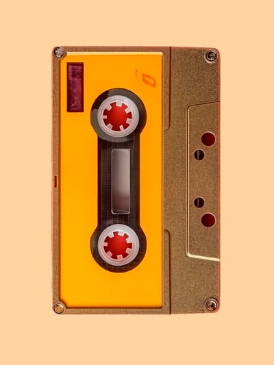 ビニール・カセット、2024年（アクリル、キャンバス） 作： George Rosaly