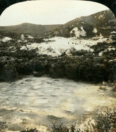 ポリッジポット、ファカ、ロトルア、ニュージーランド、c1909。 作： George Rose