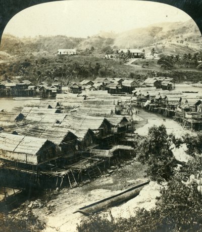 エラヴァリアの村、ブリティッシュニューギニア、c1909。 作： George Rose