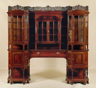 Morris＆Co.のために作られた飾り戸棚、1880年頃（彫刻が施されたマホガニー） 作： George Washington Jack