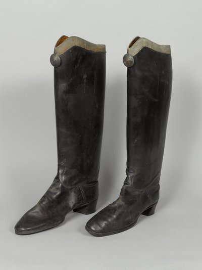 コンノート公爵殿下が着用した第3フォン・ジーテン・ハッサーズのブーツ、1914年以前（ブーツ 作： German School