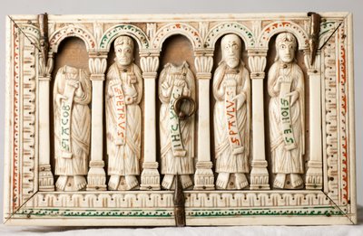 大聖堂の宝物（Trésor de la Cathédrale）。聖遺物用の棺。木と象牙。ドイツ、ケルン1150年頃 作： German School