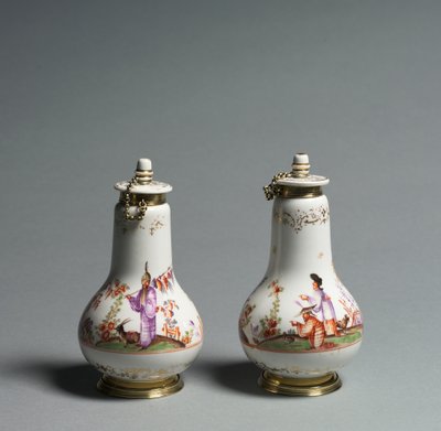 覆われたフラスコ、メーカーマイセン磁器工場、ドイツ、c.1720-1723 作： German School