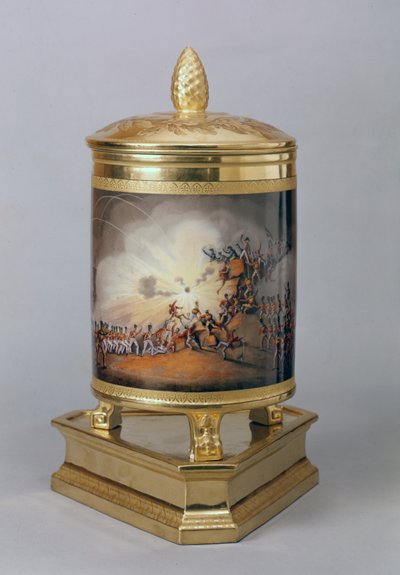 1816-19年、プロイセンディナーサービス（ベルリン、磁器＆金箔）からのシウダードロドリゴの嵐を描いたカバードポット 作： German School