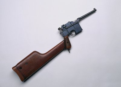 モーゼル社製セルフローディング7.63mmピストル M1896,1898年頃 作： German School