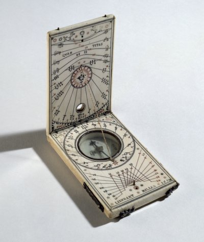 Lienhart Miller、ニュルンベルク、1614年製の携帯用日時計（象牙） 作： German School