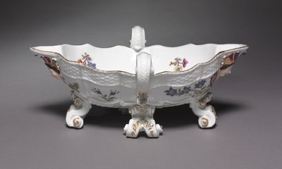 ドイツのマイセン磁器工場で製造されたソースボート、1735-56 作： German School