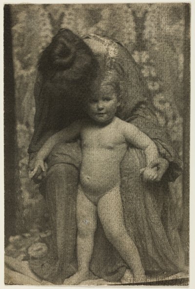 お母さんと子供 作： Gertrude Käsebier