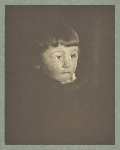 少年の肖像 作： Gertrude Käsebier