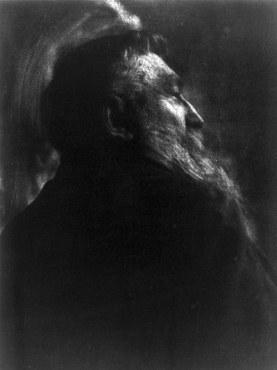 フランスの彫刻家オーギュスト・ロダン（1840-1917）のポートレート写真（Gertrude Kasebier（1852-1934）撮影 作： Gertrude Käsebier