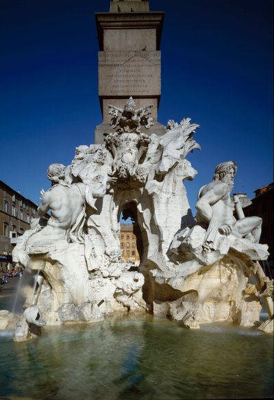 4つの川の泉」の眺め。大理石の彫刻 作： Gian Lorenzo Bernini