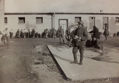 アルバム「Pictures of War II」。イタリア・ゴリツィア、グラディスカ・サグラードのイタリア兵（モノクロ写真 作： Gigliucci Gigliucci