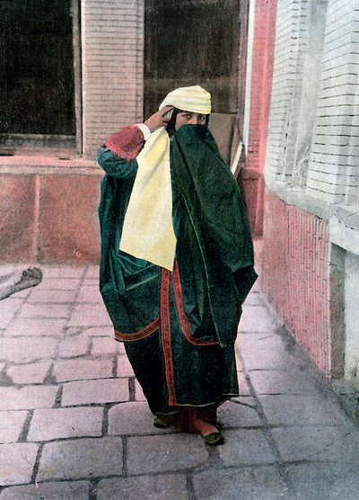 ペルシャの女性の伝統的な衣装、c1890。 作： Gillot