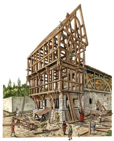 中世：14世紀、フランス北部のある地方の建設現場。大工と大工が納屋の木組みを作業している。イラスト：ジョルジョ・アルベルティーニ。(この著者の著作物の使用は許可申請の対象外です 作： ジョルジオ アルベルティーニ
