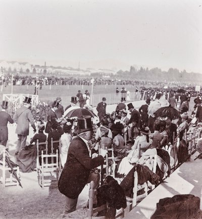 カシーネ公園の競馬場：プラレルモ将軍、ネリ・コルシーニ、アルベルト・リニャーノ、ジェンナーロ・プラッチ、パーケンシュタイン伯爵夫人モード・リッチ 作： Giorgio Enrico (attr.to) Levi
