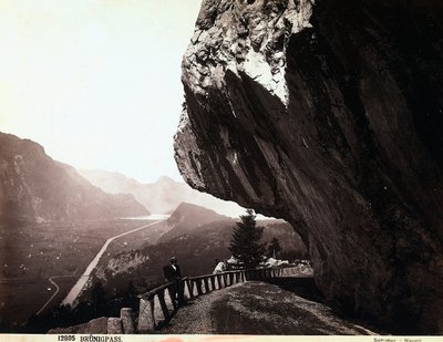 スイス・ブリュニグパス山中の道 作： Giorgio Sommer
