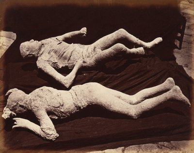 人間の鋳型、ポンペイ、c.1870年（写真） 作： ジョルジオの夏
